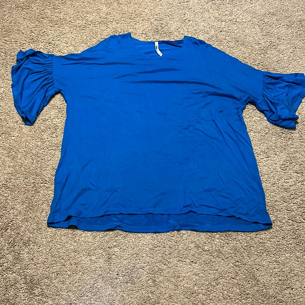 Blue ruffle short sleeve blouse